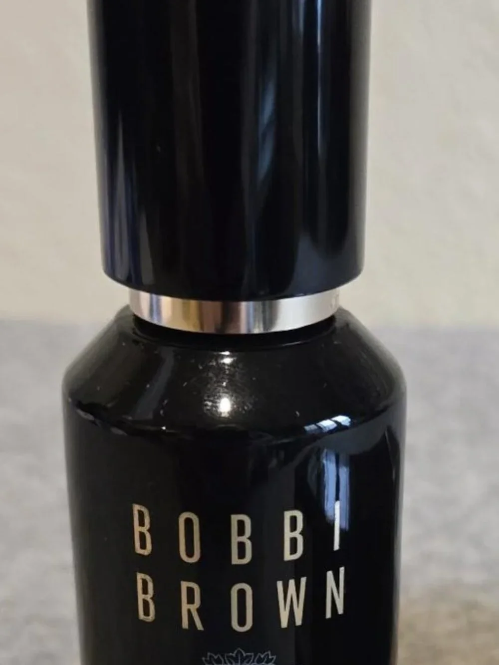 NIB Bobbi Brown Intensive Serum SPF 40 Shade N-032.